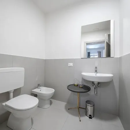 Apartment Rua Muro Piano Nobile Family